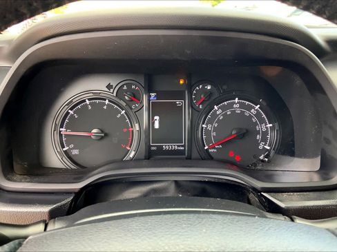 Used 2024 Toyota 4Runner SR5 AWD/4WD image 25
