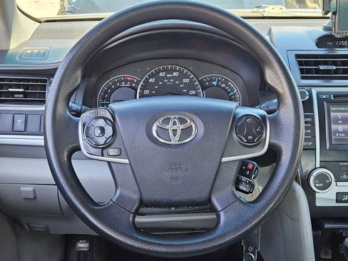 Used 2014 Toyota Camry LE image 13