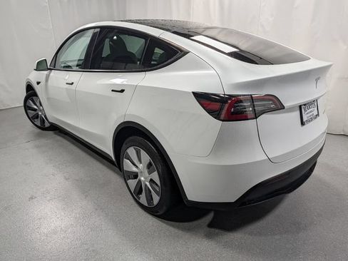 Used 2023 Tesla Model Y Long Range AWD/4WD image 5