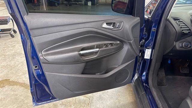 Used 2017 Ford C-MAX SE FWD image 10