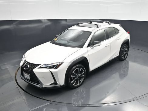 Used 2020 Lexus UX 250h w/ Premium Package AWD/4WD image 31