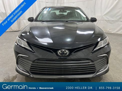 Used 2022 Toyota Camry LE image 3