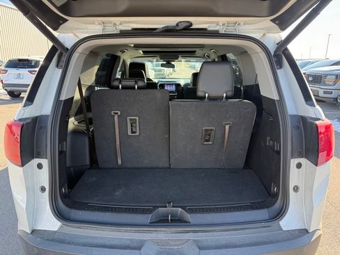 Used 2018 GMC Acadia SLT w/ LPO, Floor Liner Package image 19