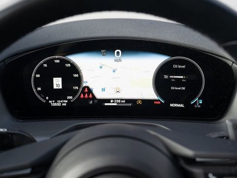 Certified 2025 Porsche Panamera 4 image 23