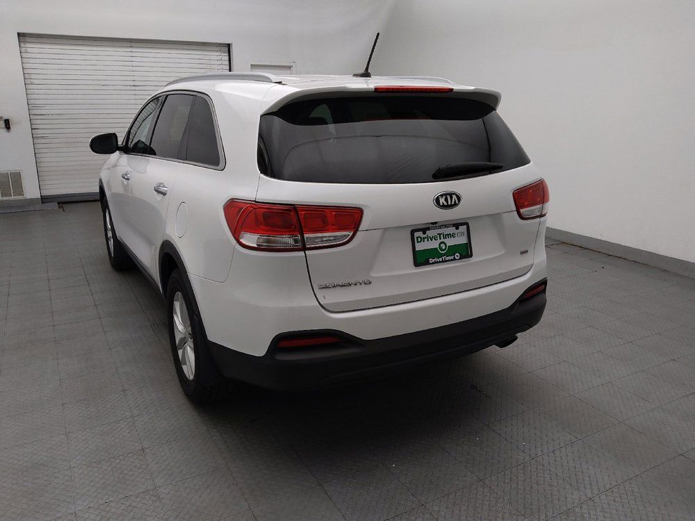 Used 2017 Kia Sorento FWD image 6