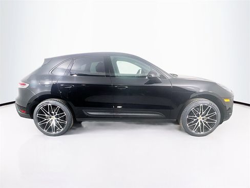 New 2026 Porsche Macan image 8