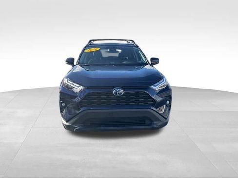 Used 2022 Toyota RAV4 XLE Premium image 8