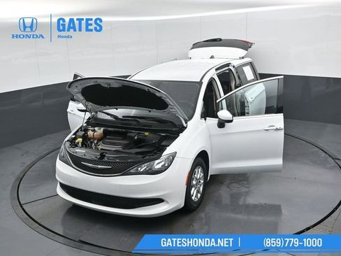 Used 2023 Chrysler Voyager LX image 58