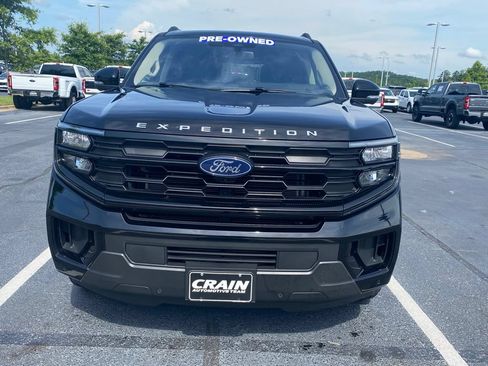 Used 2025 Ford Expedition Active AWD/4WD image 2