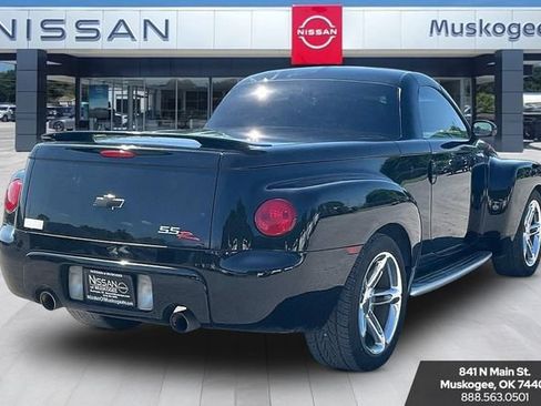 Used 2004 Chevrolet SSR w/ Preferred Equipment Group RWD image 5