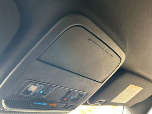 Used 2020 Ford Explorer XLT image 45