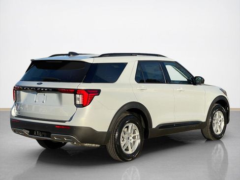 New 2026 Ford Explorer Active w/ Active Comfort Package RWD image 8