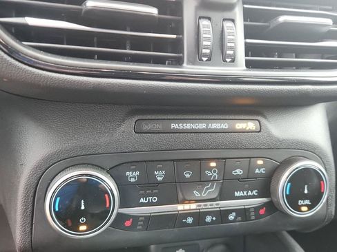 Used 2025 Ford Escape ST-Line Select AWD/4WD image 15