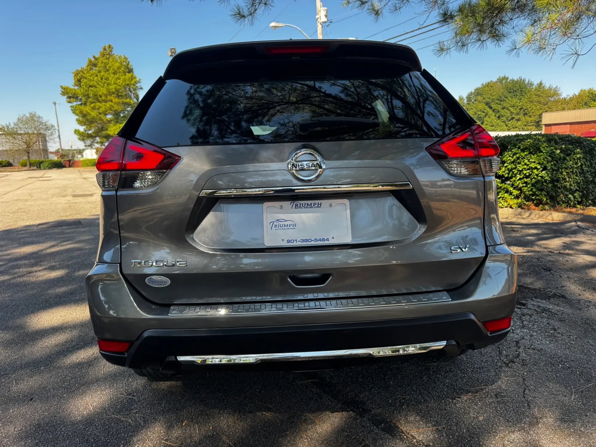 Used 2017 Nissan Rogue SV w/ SV Premium Package FWD image 9