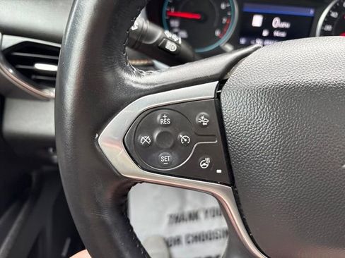 Used 2021 Chevrolet Traverse LT w/ LT Premium Package image 12