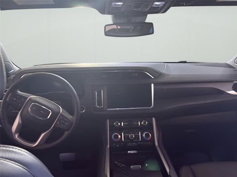 Used 2024 GMC Yukon Denali AWD/4WD image 16