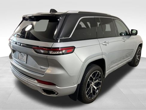 Used 2023 Jeep Grand Cherokee Summit AWD/4WD image 9
