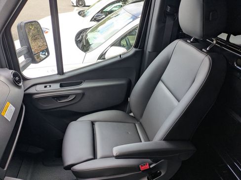 Used 2023 Mercedes-Benz Sprinter 3500 image 21