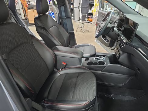 Used 2024 Ford Escape ST-Line w/ Tech Pack #1 AWD/4WD image 10