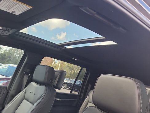 Used 2024 GMC Yukon XL Denali w/ Denali Reserve Package image 21