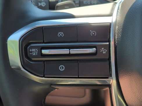 Used 2025 GMC Yukon Denali AWD/4WD image 12