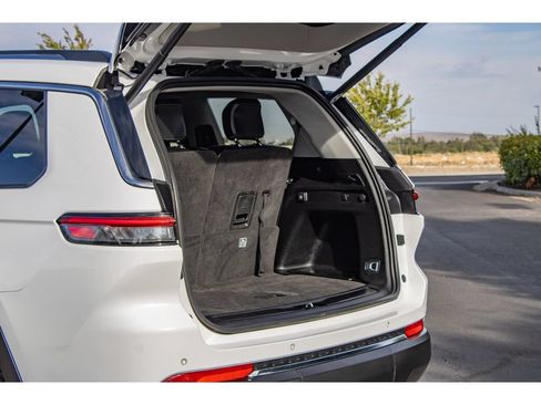Used 2021 Jeep Grand Cherokee L Limited AWD/4WD image 10