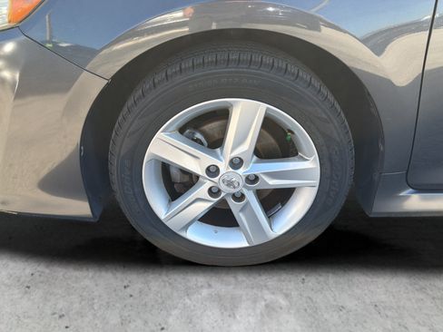 Used 2012 Toyota Camry SE FWD image 34