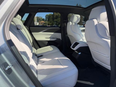 Used 2024 Cadillac Lyriq Luxury w/ LPO, Floor Liner Package image 15