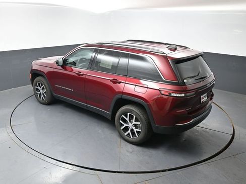 Used 2024 Jeep Grand Cherokee Limited AWD/4WD image 19