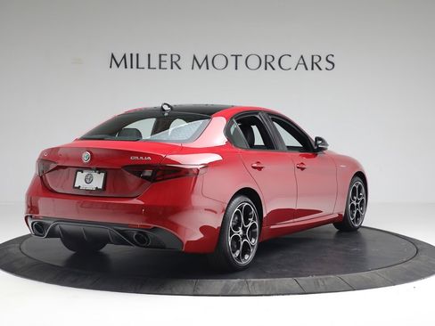 Used 2022 Alfa Romeo Giulia Veloce AWD/4WD image 7