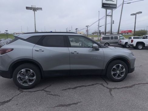 Used 2024 Chevrolet Blazer LT w/ Convenience Package FWD image 9