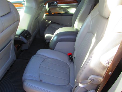 Used 2009 Buick Enclave CXL w/ Entertainment Package #4 image 6