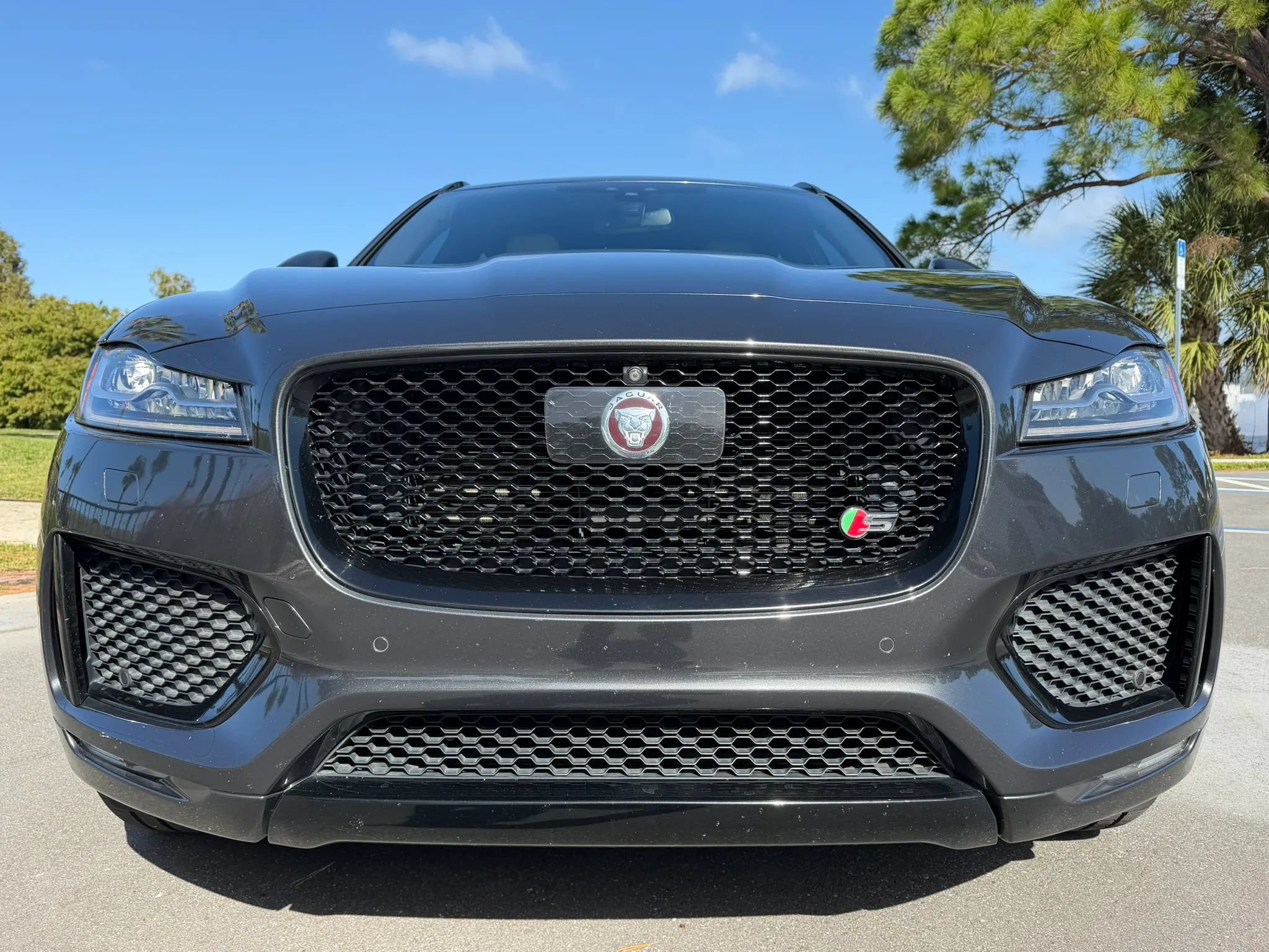 Used 2018 Jaguar F-PACE S AWD/4WD image 2