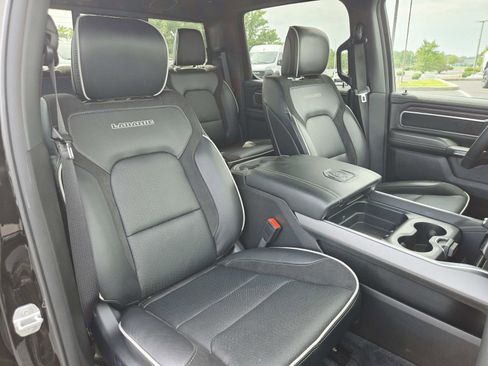 Used 2025 RAM 1500 Laramie w/ Night Edition AWD/4WD image 17