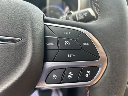 New 2026 Chrysler Pacifica Pinnacle image 23