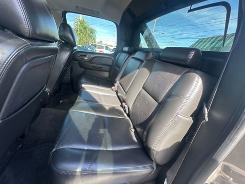 Used 2012 Chevrolet Avalanche LTZ image 21