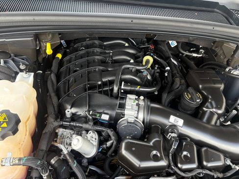 Used 2025 Jeep Grand Cherokee Altitude RWD image 32