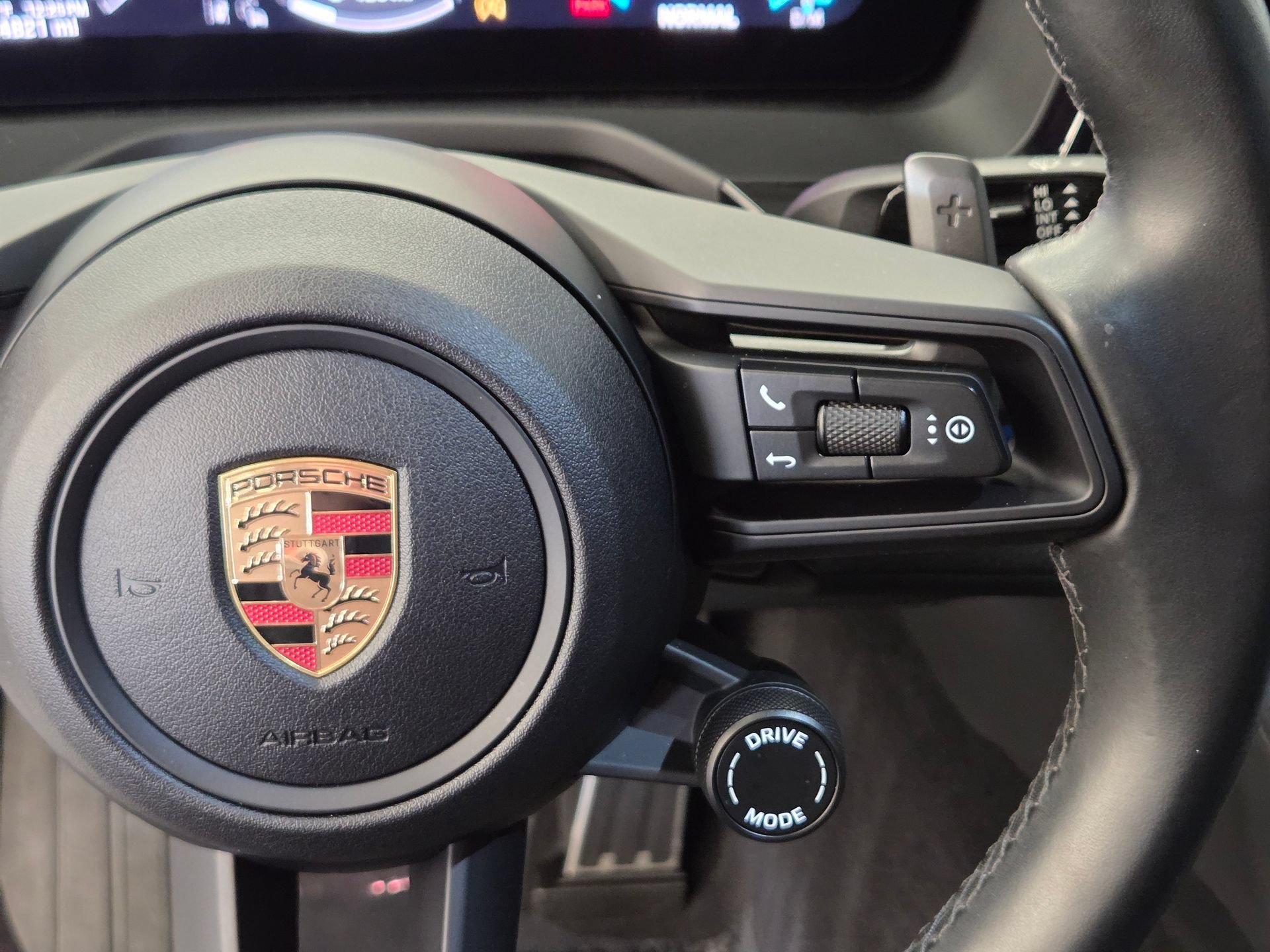 Certified 2025 Porsche Panamera image 19