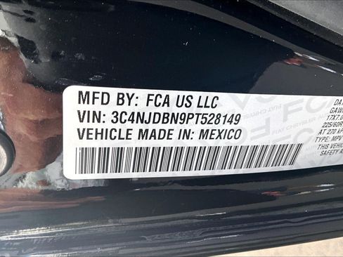 Used 2023 Jeep Compass Latitude AWD/4WD image 29