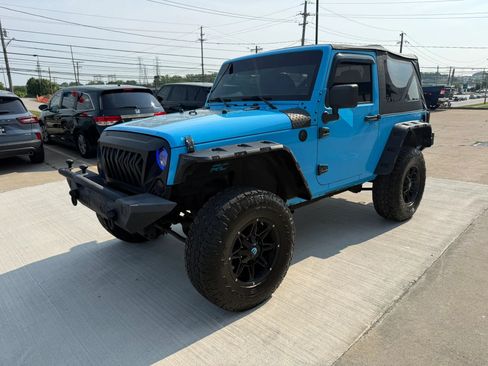Used 2017 Jeep Wrangler Sport AWD/4WD image 6