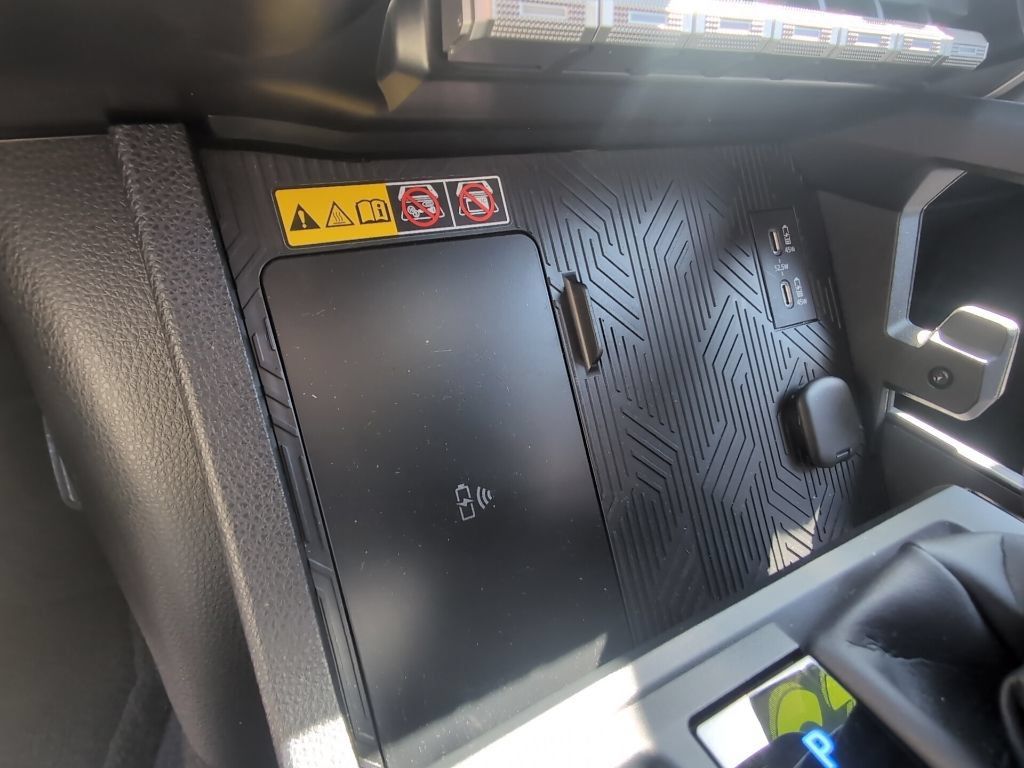 Used 2025 Toyota 4Runner Platinum AWD/4WD image 22