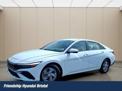 Used 2025 Hyundai Elantra SE