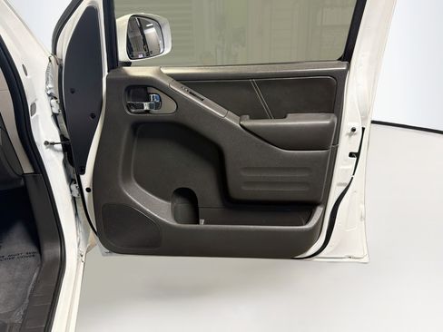Used 2018 Nissan Frontier PRO-4X w/ Pro-4x Luxury Package AWD/4WD image 31