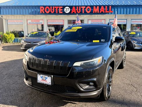 Used 2023 Jeep Cherokee Altitude Lux AWD/4WD image 1