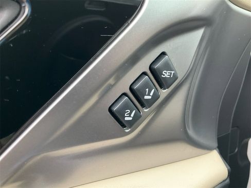 Used 2020 Subaru Legacy Limited image 27