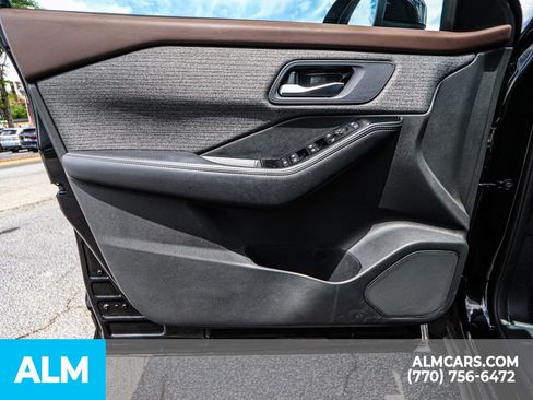 Used 2023 Nissan Rogue SV image 52