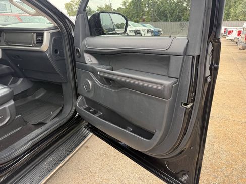 Used 2022 Ford Expedition XLT RWD image 11