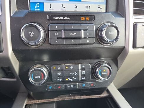 Used 2019 Ford F350 Lariat w/ Chrome Package image 16