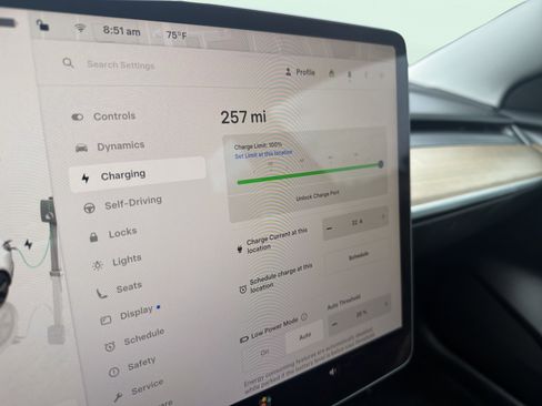 Used 2023 Tesla Model 3 Standard Range RWD image 3