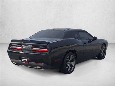Used 2016 Dodge Challenger SXT w/ Driver Convenience Group image 5